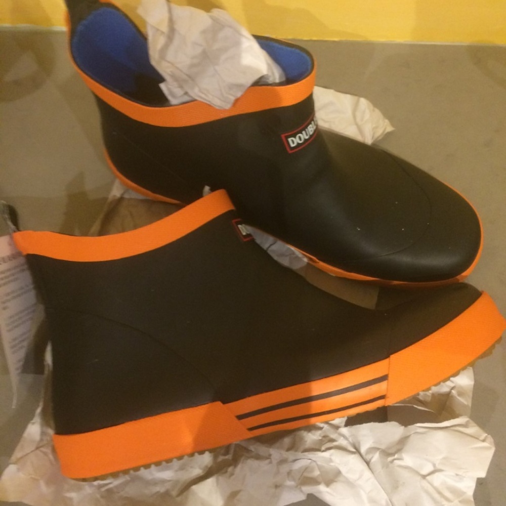 BRAND NEW W/TAG cool unisex waterproof  rain boot
